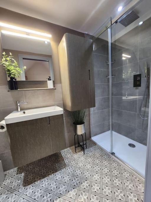 Luxury 1 Bed Coach House * Huddersfield