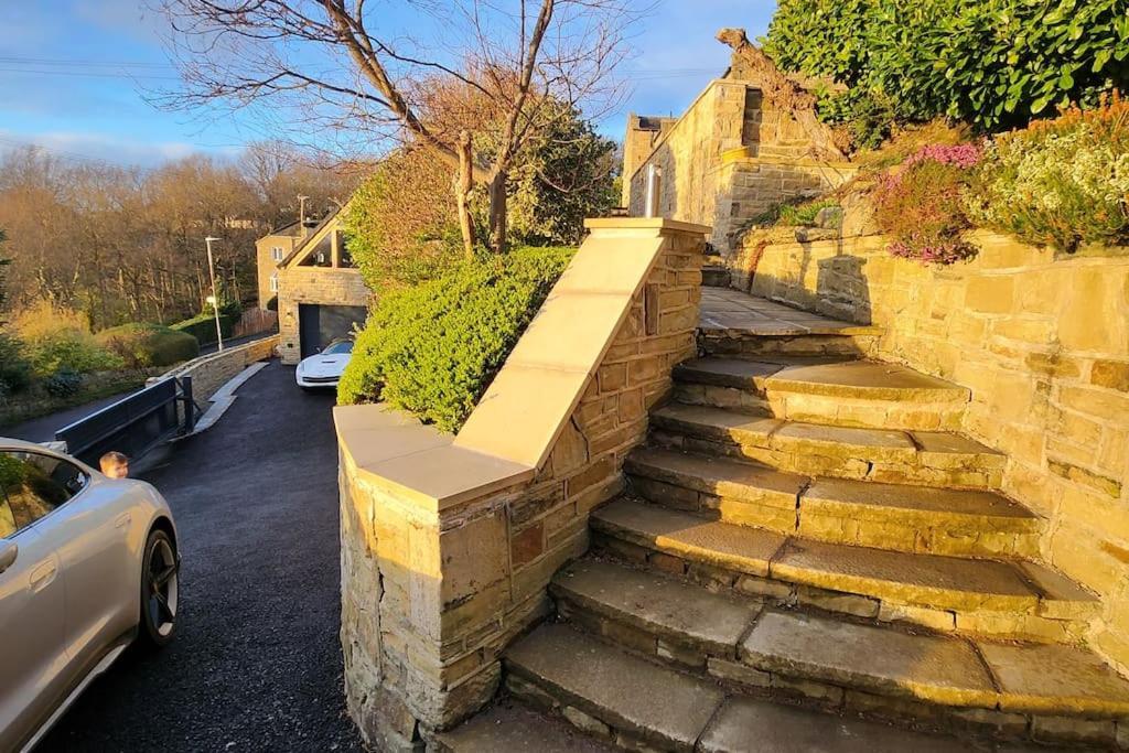 Luxury 1 Bed Coach House Huddersfield