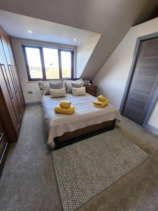 Luxury 1 Bed Coach House Apartment Huddersfield